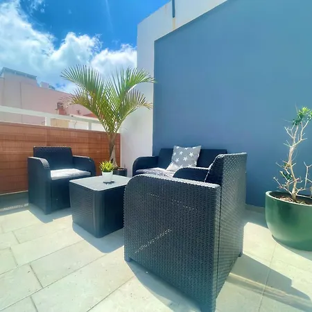 Sunny Terrace Apartment