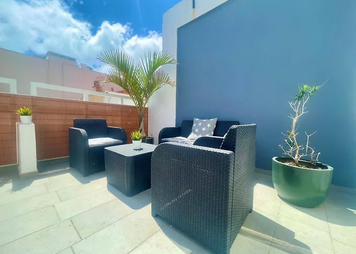 Sunny Terrace Apartment